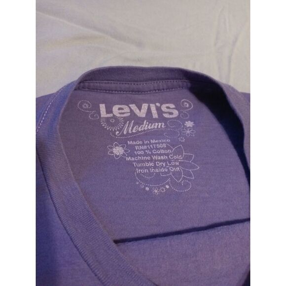 Levi's brand Ladies Tee - Small (0378) - Picture 4 of 7